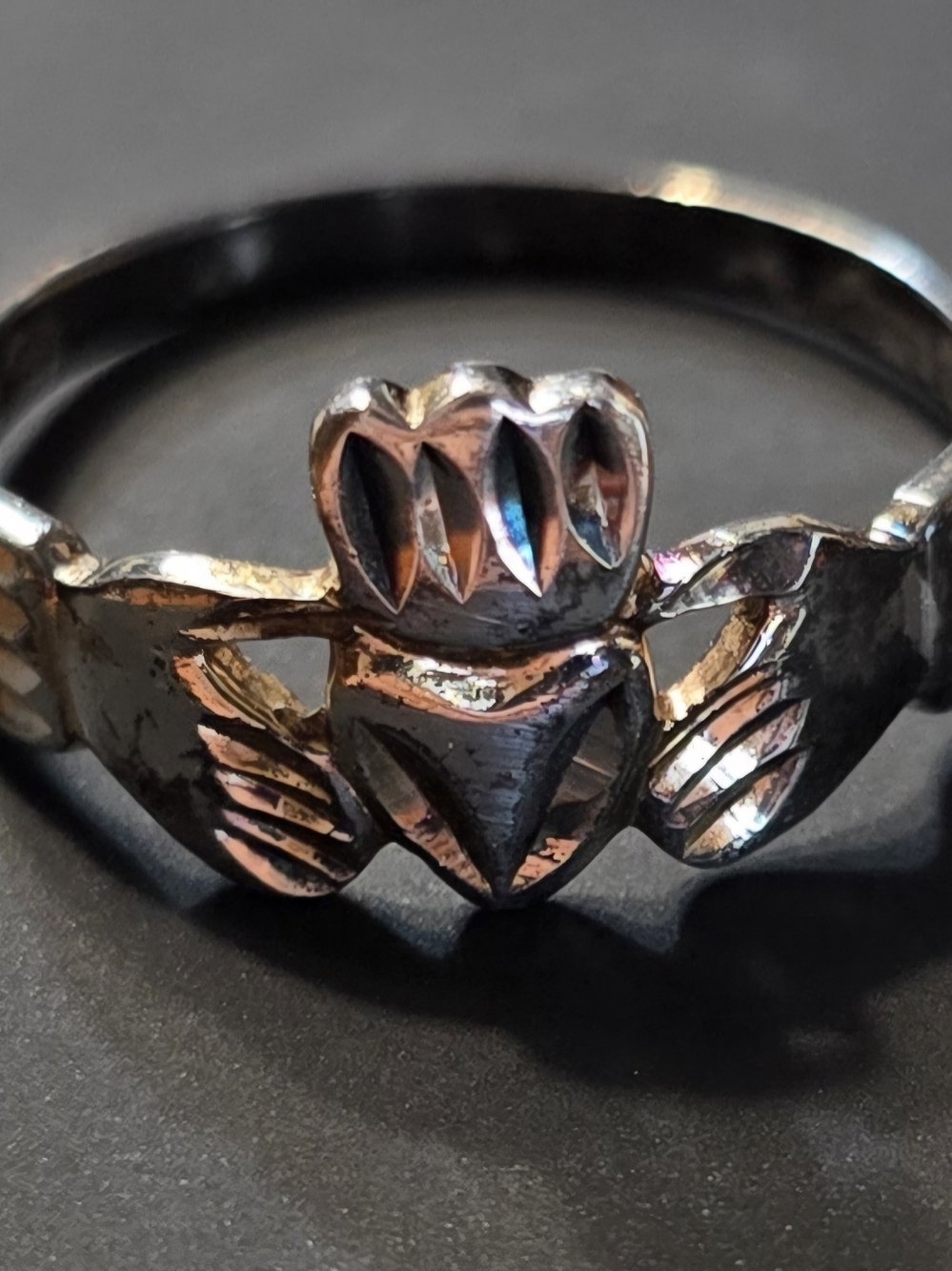 Vintage Sterling Silver Claddagh Ring with Polished Accents